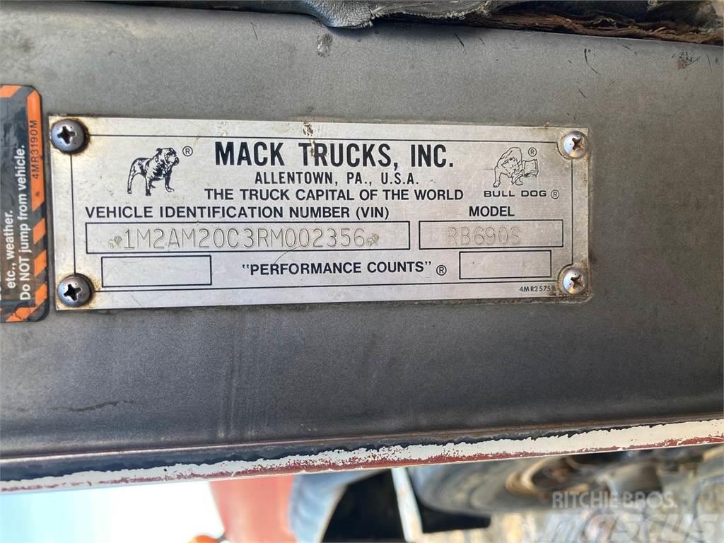 Mack RB690S Tankbiler
