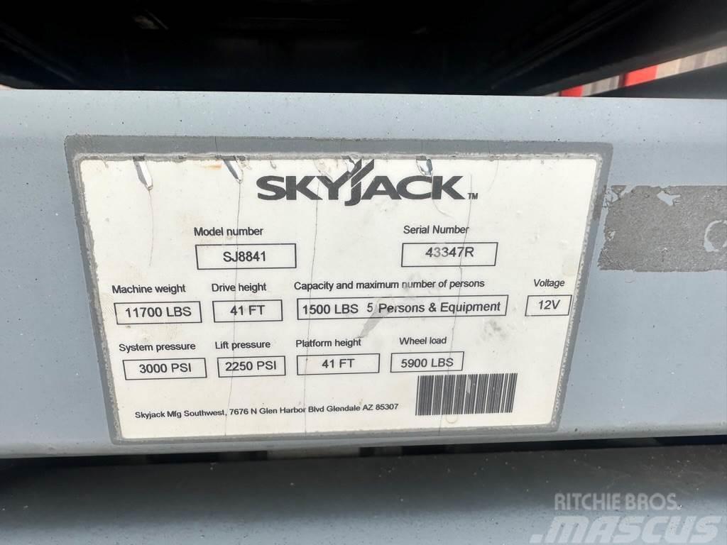 SkyJack SJ 8841 Søjlelifte