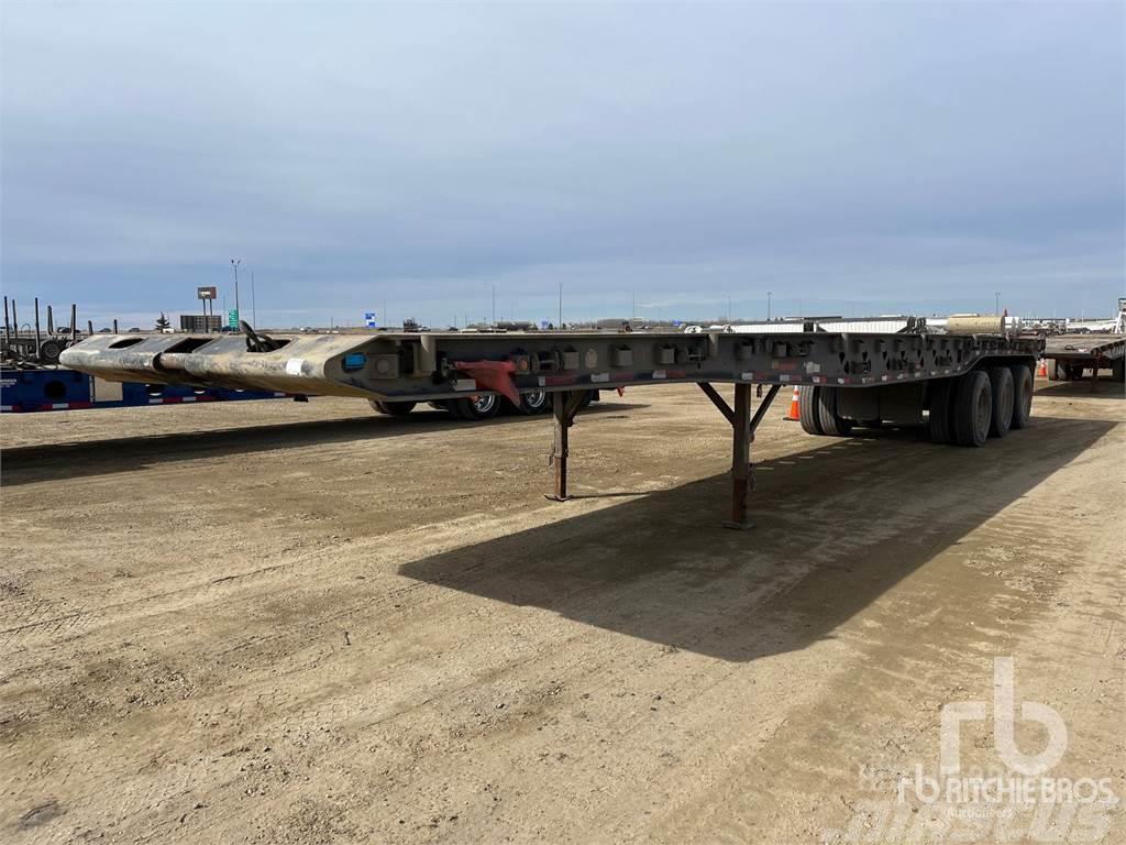 Doepker 50 ft Tri/A Flatbed Semi-trailer med lad/flatbed