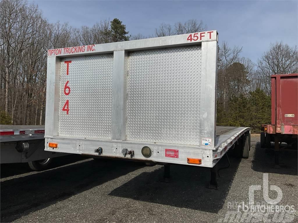 East Mfg 44 ft T/A Spread Axle Lastbil med lad/Flatbed