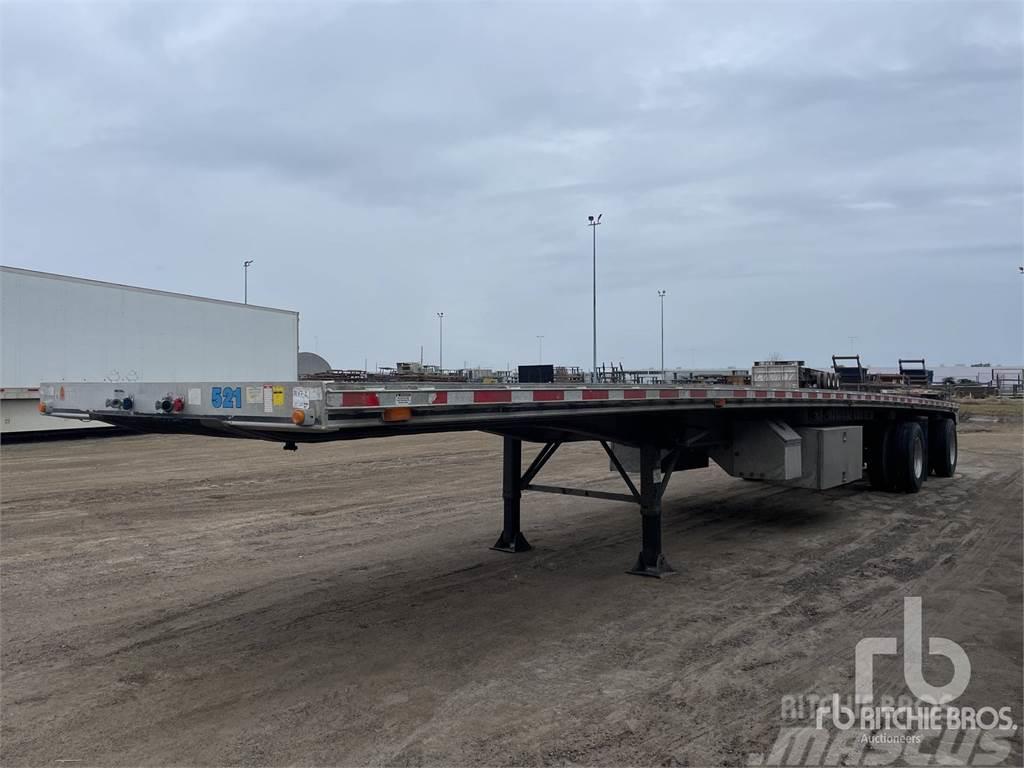 East Mfg MANUFACTURING 48 ft T/A Spread Axle Semi-trailer med lad/flatbed