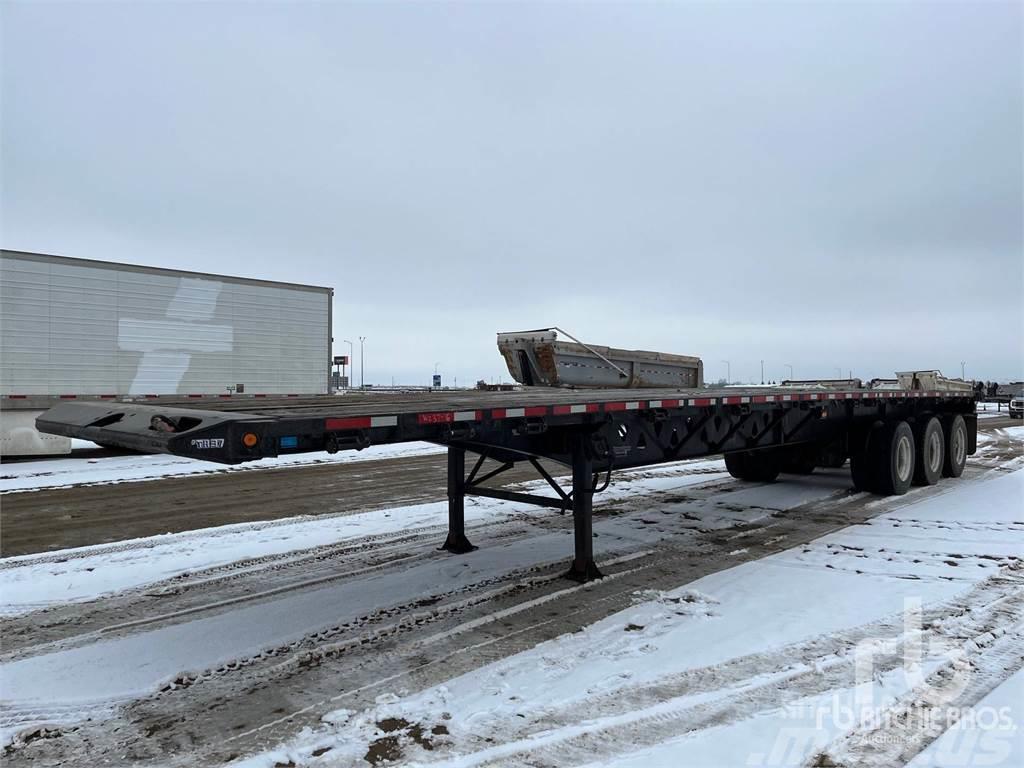 Manac 48 ft Tri/A Semi-trailer med lad/flatbed