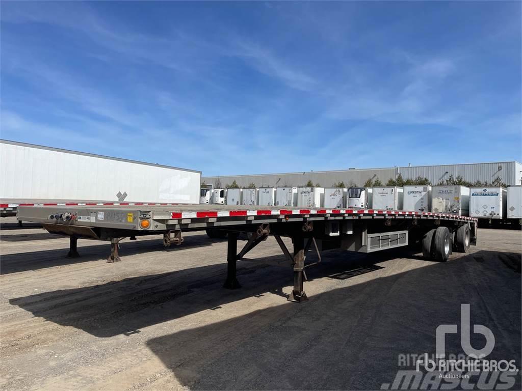 Reitnouer 53 ft T/A Spread Axle Semi-trailer med lad/flatbed