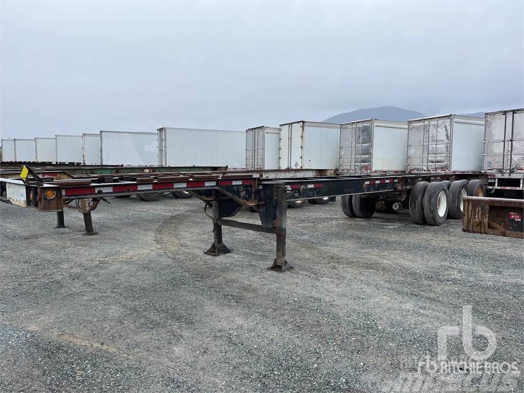 Strick CORPORATION Tri/A Extendable Semi-trailer med containerramme
