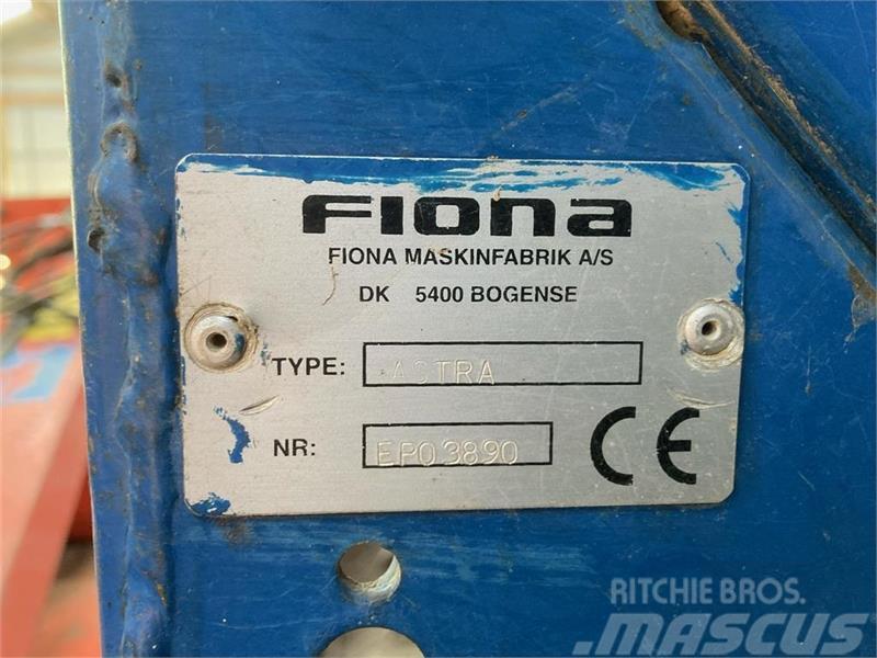 Kuhn HR4002 og Fiona Astra SR Kombi-såmaskiner