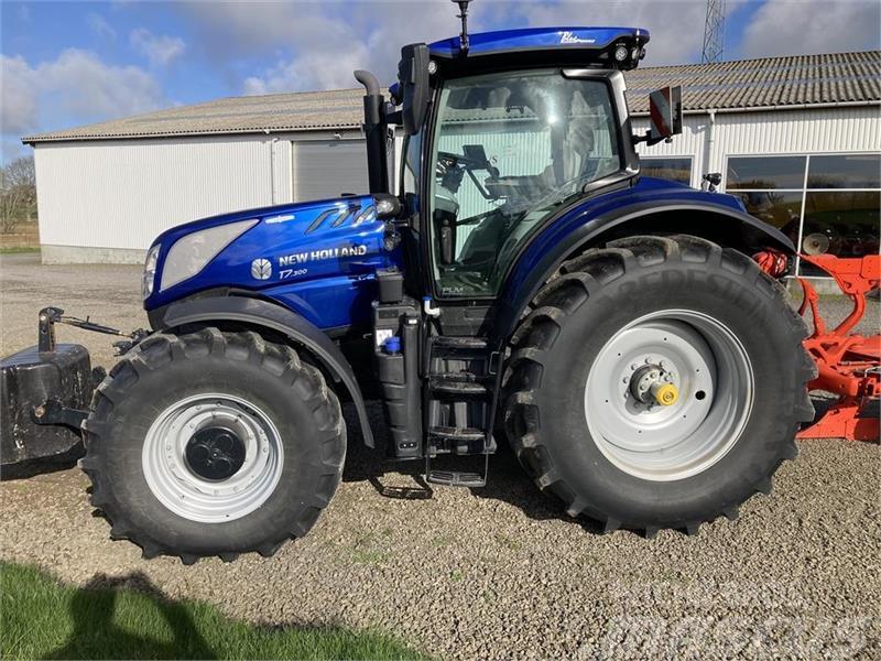 New Holland T7.300 AC Bluepower Traktorer