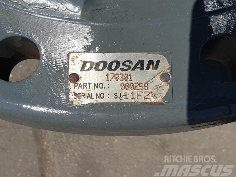 Doosan 170301-00025B Chassis og suspension
