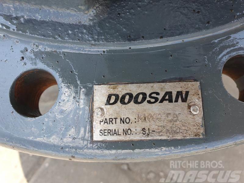 Doosan DX 480 K1000758C Chassis og suspension