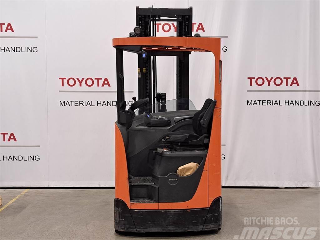 Toyota RRE180H Reachtruck