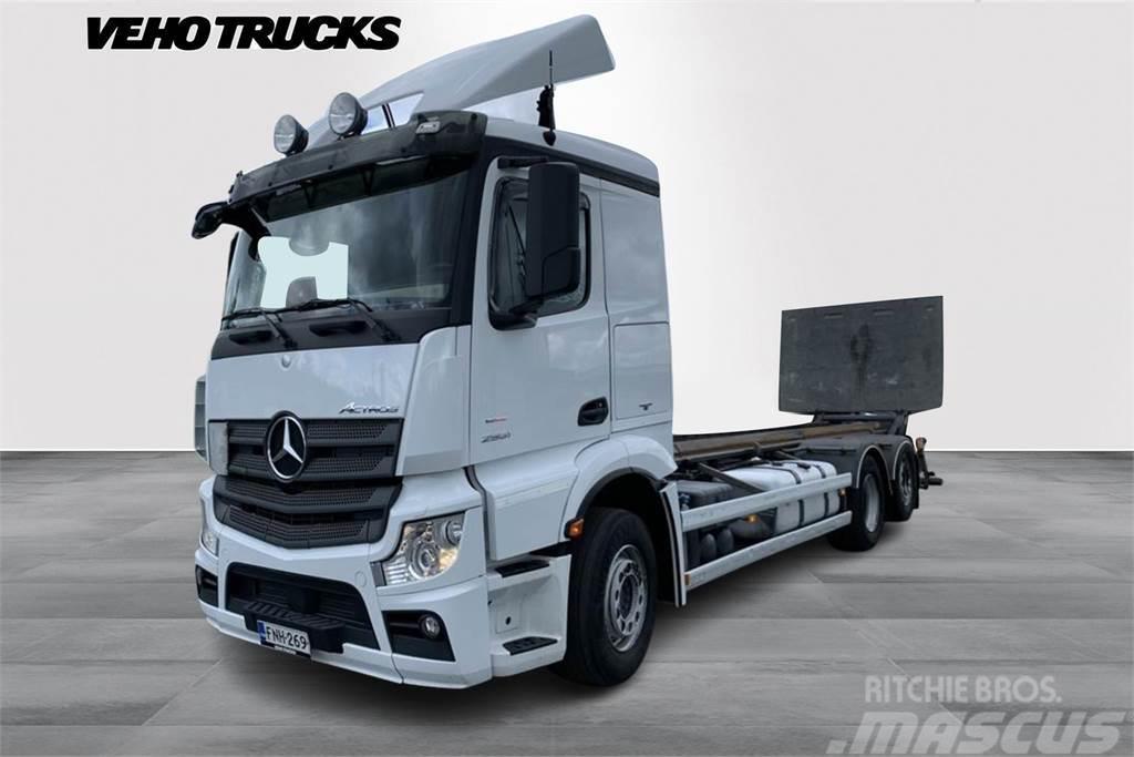 Mercedes-Benz Actros L2551 L/6x2 Lastbiler med containerramme / veksellad