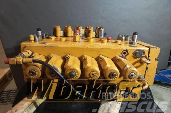 CASE Distributor Case WX210 Hydraulik